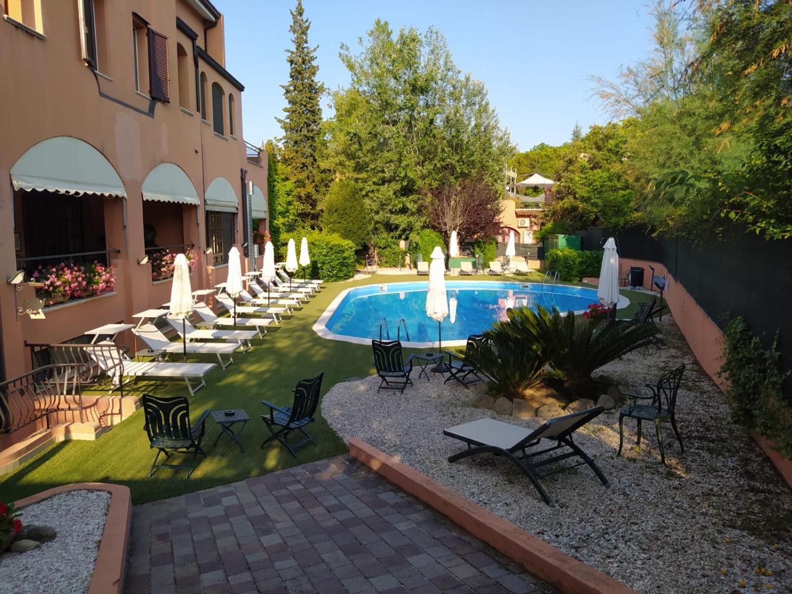 Hotel Villa Leri Monte Colombo Exteriér fotografie